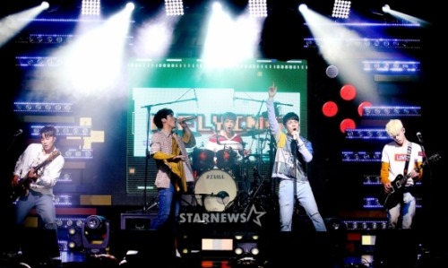 170802 THE REAL: N.Flying comeback showcase (1)cr: starnews