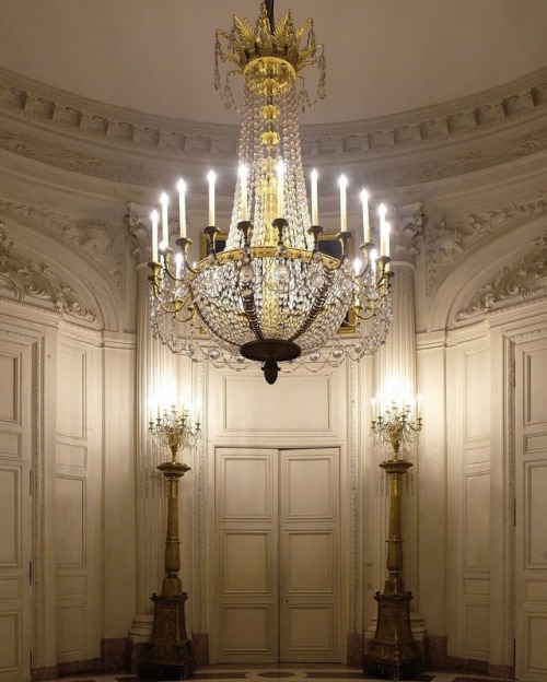 jepsolell: My favorite room in the Grand Trianon, my favorite conditions at 9:15 pm #versaillesbynig