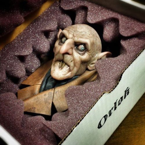 365daysofhorror:  Absolutely INSANE sculptures from Andy Bergholtz. He even has kits you can order to paint yourself. I really want one!! See more here. 
