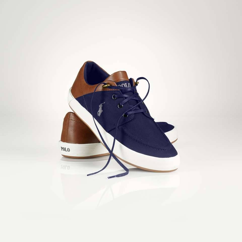 wantering-sneakers:  Two-Toned Jerred SneakerShop for more Shoes on Wantering.