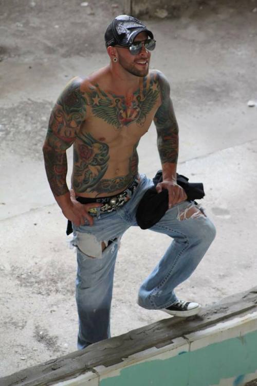 tattooandscruff:  meniloveat5280:  Follow for over 70,000 examples of The Art of Man. tumblr batch upload bloadr.com (FB)  Handsome Men. Beautiful Ink. Deliciously Furry. Follow: http://tattooandscruff.tumblr.com