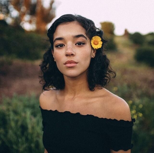urbannoir: Pretty Flowers, Pretty Women