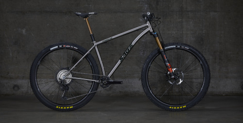 aces5050: (via Sage Titanium Announces Powerline 29er Hardtail - Pinkbike)