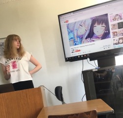 micma:  demasticlese: micma:  leo-vakt:  micma: ya girl just gave a presentation on hentai I’m trying to examine the image to prove that this isn’t real BUT I CAN’T THE REFLECTION OF THE KIDS IN DESKS THE TV DOESN’T LOOK PHOTOSHOPPED HER EXPRESSION