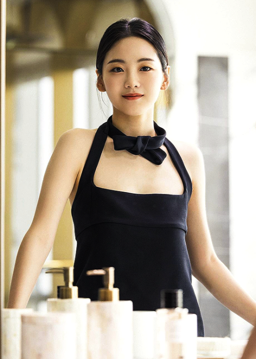 netflixdramas:Cho Yi Hyun for Marie Claire Korea (June 2022)⇒ Behind the scenes photos