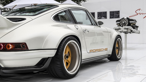 therealautoblog:Singer and Williams create bespoke lightweight ‘DLS’ Porsche 911: h