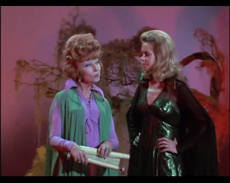 Elizabeth Montgomery And Agnes Moorehead As Samantha And Endora In Bewitched 