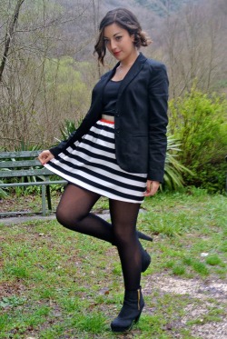 tightsobsession:  Striped dress with black tights and boot heels. 