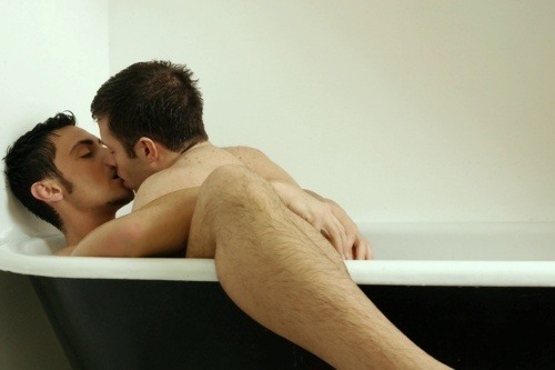 n2hotandclassymen:  lookingfortheman:  awwwww ^^ i want to save water as well !!! :P  \n2\ the best of gay love 