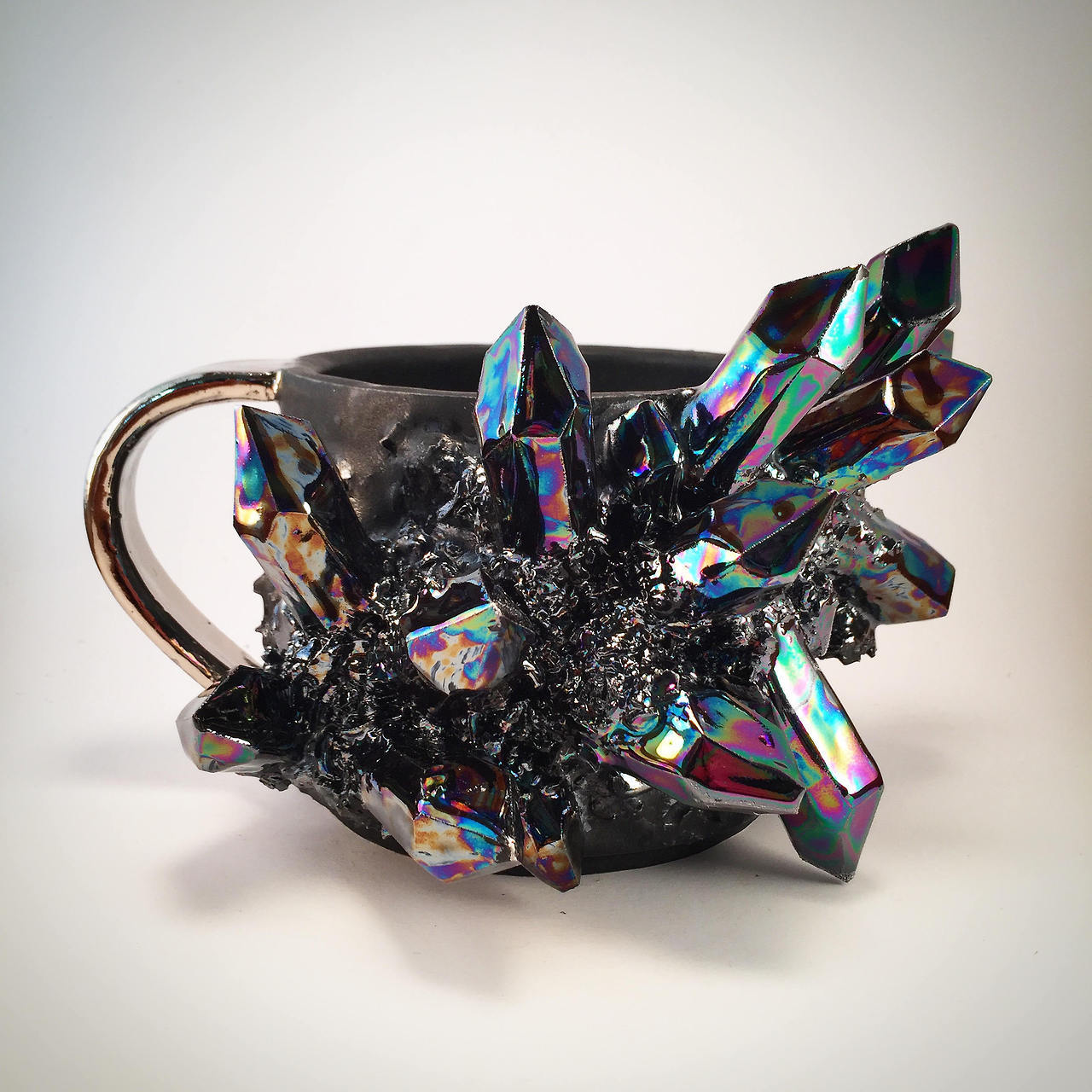 culturenlifestyle: New Exquisite Ceramics Grow Stunning Crystals  Collin Lynch from
