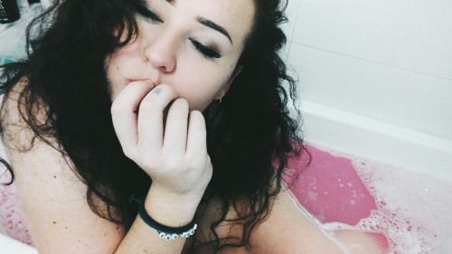 coblife:  yesterday I got very drunk and was bathed and in bed by 7:30pm