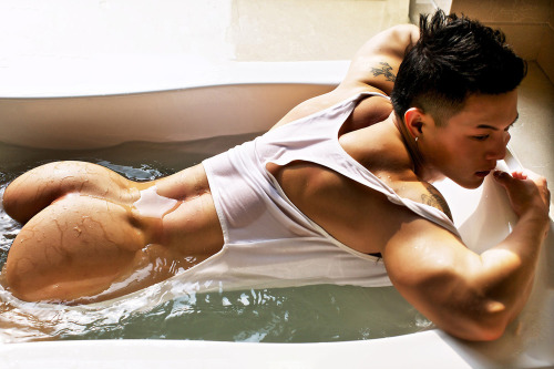 auberonbc:  For more Gorgeous Asian Men visit http://auberonbc.tumblr.com/archive 