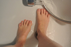 hippie-feet:Trying to remove the remains