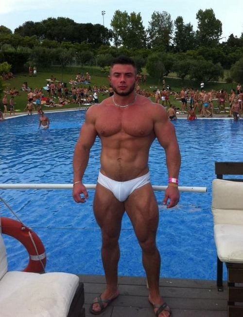 speedo-bear:  Leo Bartenev 