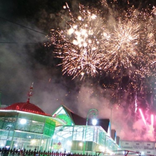 Na reabertura do Mercado Municipal Adolpho Lisboa, queima de fogos em celebração ao an