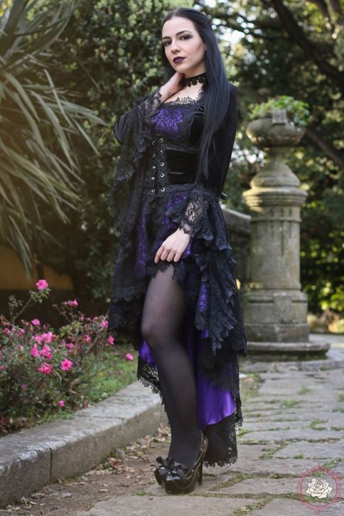 Sex gothicandamazing:    Model: SilkyTop & pictures