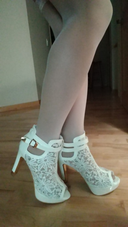 XXX Someone sent me new shoes early for my birthday! photo