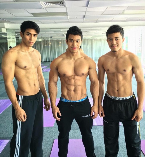 hokkelate: Suka yang kanan, korang? 3 3 nak