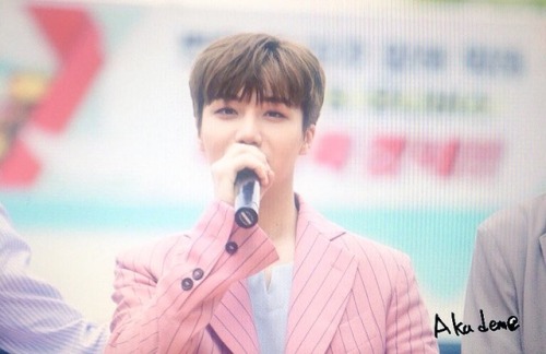 fy-jojinho:  170617 preview mini fanmeeting© 아카데미‏ | do not edit