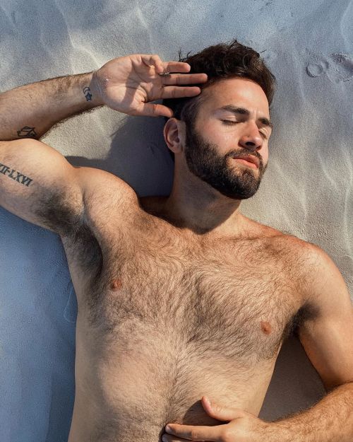 HAIRY INC. | https://hairyinc.tumblr.com | @hairyinc | Twitter | https://twitter.com/hairyinc 