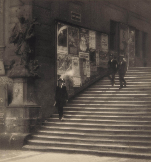 undr:Jaromír Funke. Staircase of Old Prague, 1924