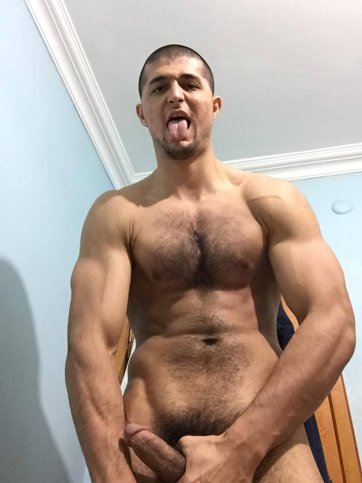 sanalejox:  http://es.blogs.cam4.com/cam4-entrevista-al-sexy-camboy/ @CAM4_hoops4life