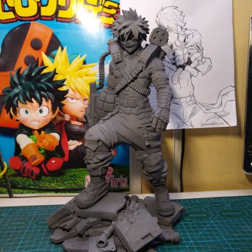 Many people asked me about grey painted version, so here’s a picture with just primer, mask an