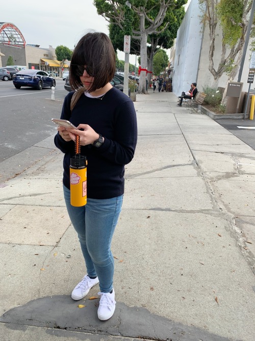 sweater: everlane // jeans: american eagle // shoes: superga // sunglasses: gucci