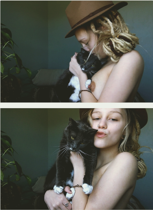 XXX mother-of-the-earth:  nudity with my kitty photo