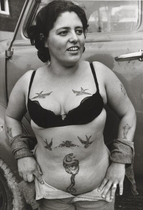 middleamerica: Tattoo girl, 1971, Rennie Ellis