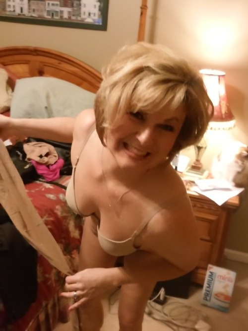 winstonchurchillsbatman:  nothing-to-hide-wives:  Thanks for this sexy submission.Thanks for being so open darling. You look very beautiful.You can see this wife is open and has nothing to hide. Submit if your are open and have nothing to hide also!!!