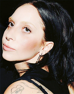 arrtpop:  Lady Gaga Over the Shoulder 