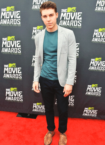 st-homo:Nolan at the MTV Movie Awards 2013 - Red Carpet (14/04)
