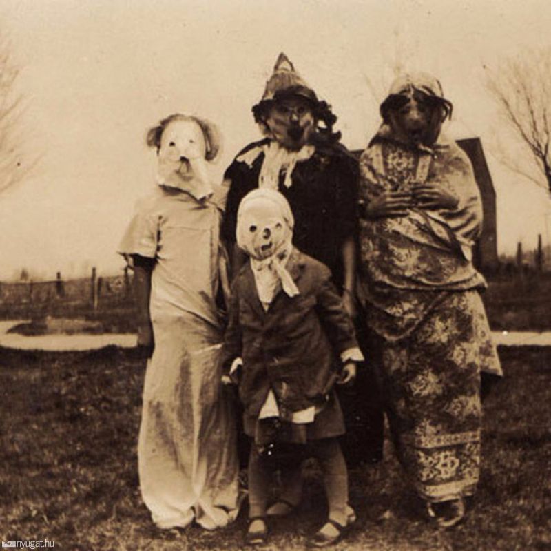 vintageeveryday: A collection of 26 nightmarish vintage Halloween photos from the