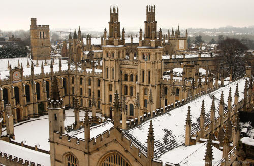 castlesandmanorhouses:skipbaker:Reblogged from: ivyleagueboysAll Souls College, Oxford, England.