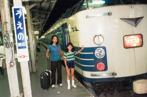  Japanese photographer Chino Otsuka’s took old photos from her childhood and put pictures of her present self in them, creating lovely double self-portraits. 