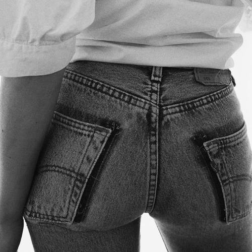 Porn Girl in jeans photos