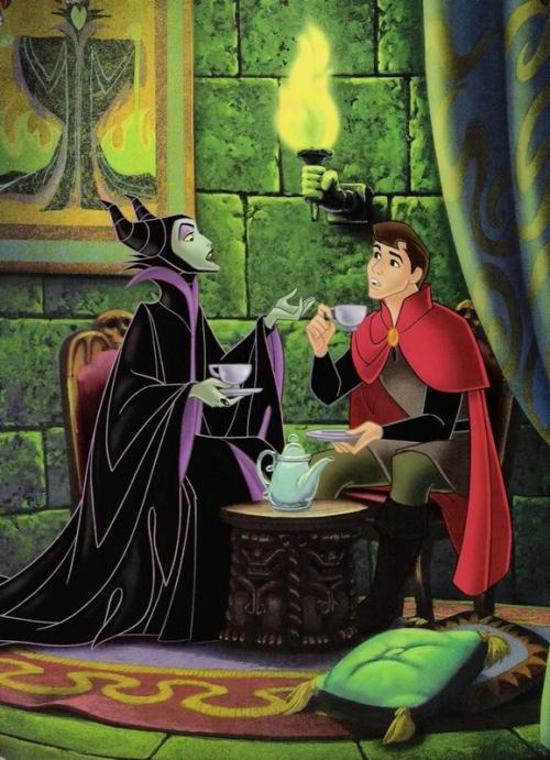 theotherwesley:disneyprincetimothy:Long before the Maleficent movie, Disney released a hilarious boo