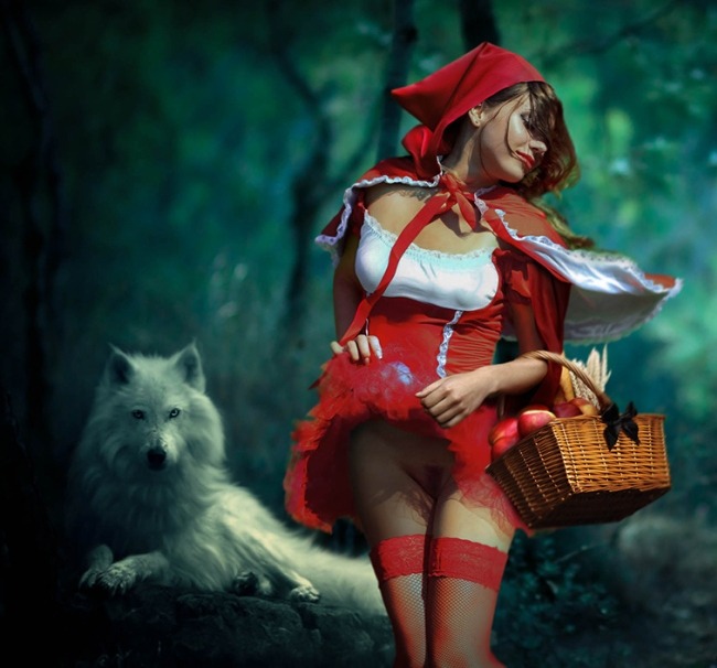 bandwnudes:  Perfect Halloween Outfit. 