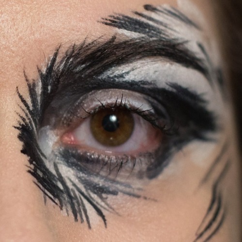 L O S T Inspired by @laurakalmakoff  @nyxcosmetics black bean and milk jumbo stick @katvondbeauty ta