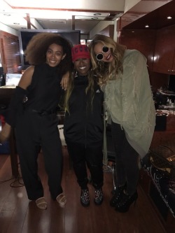 queenbeyduh:  Solange, Missy Elliott and Beyoncé last night in LA!