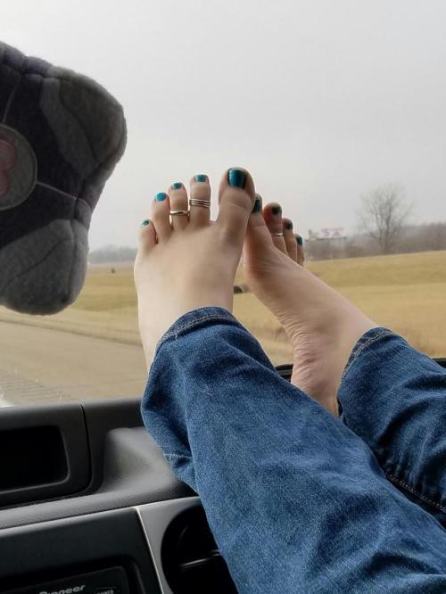 creamyfeetdaily:  Candid of my girl relaxing. porn pictures