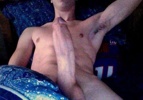 Welcome To 2HOT2BSTR8 porn pictures