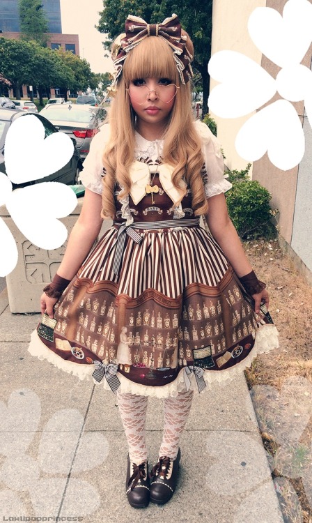 lawlipopprincess:  Old coord with Florence’s Medicine Chest! Photo by Lawlipopprincess