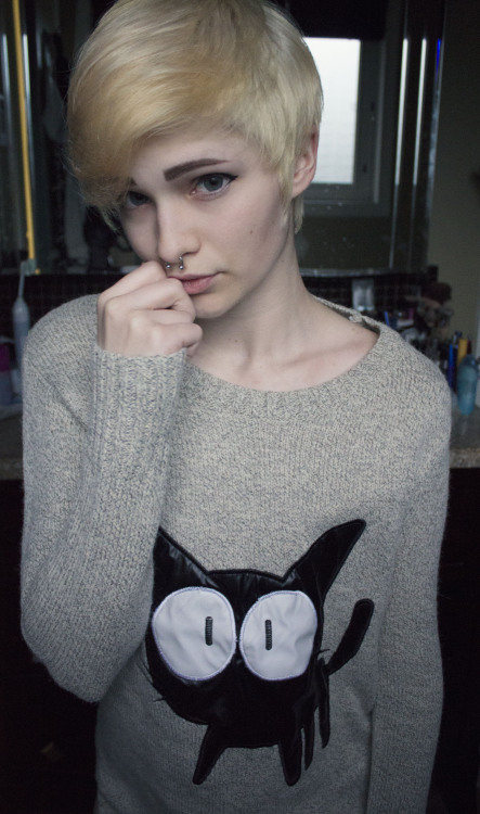 criedwolves: cute boy + cat sweater is a good combo