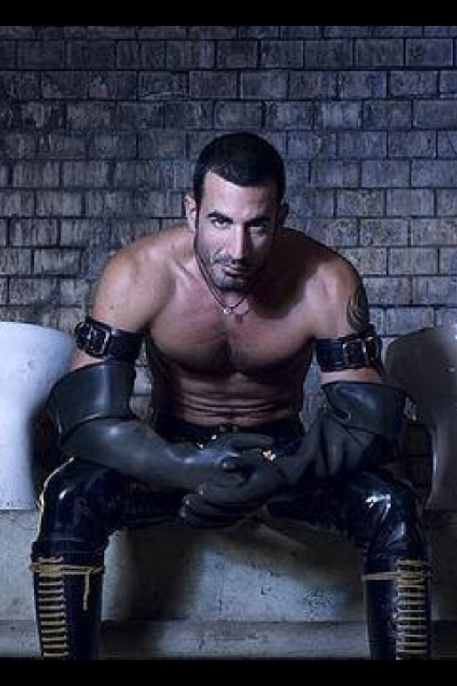 asianleatherboy:  Loosen up 