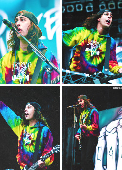 ierohxwell:  vic fuentes + trasher tie dye