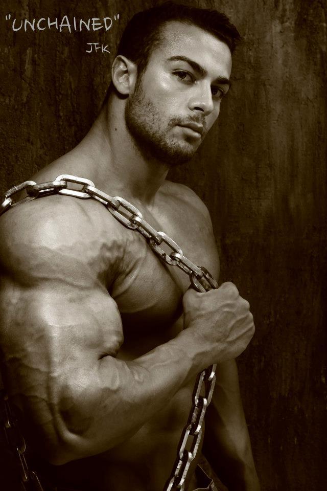 cdnlifter27:  Johan Fehd Karouani Photos: Bruno Perroud 