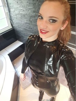 prettylatexchick:  Mens latex wear and womens latex outfits