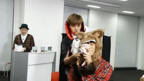 orange-sandeul:  To sum it up, we are all fans of a cake, a maid, a baby, a vampire and a baby wolf